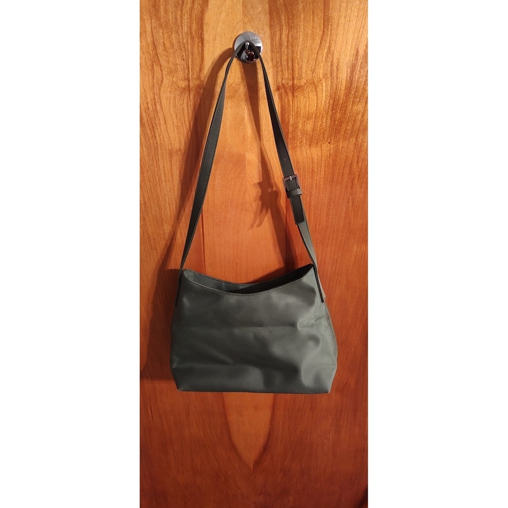 GUESS Black Green Nylon 90s Style Shoulder Bag Pre-Owned - Magnetic Snap